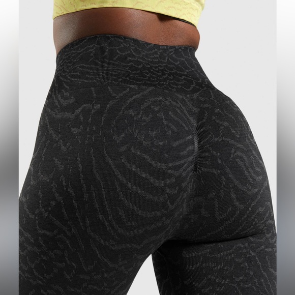 Gymshark Adapt Animal Seamless Cycling Shorts - Black - Picture 2 of 6
